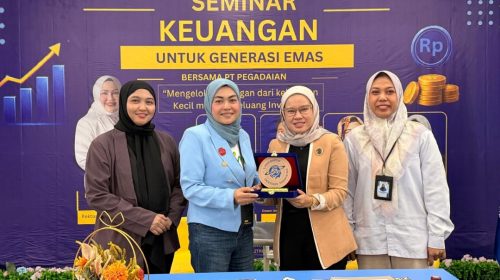 Seminar Keuangan Bersama PT Pegadaian Dorong Gen Z Melek Investasi di Universitas Deztron Indonesia