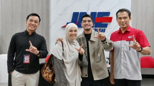 JNE Medan Gelar Sharing Time Bersama Ricky Harun, Bangun Semangat Positif Karyawan