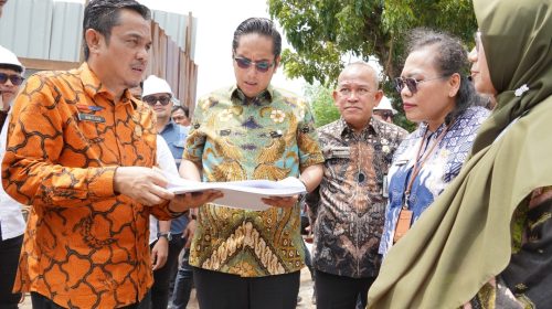 Jhon Ester Lase Dampingi Wali Kota Rico Waas Tinjau Pembangunan Puskesmas Rengas Pulau