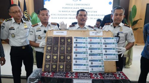 16 WNA Uzbekistan Terdampar di Alor, Imigrasi NTT Dalami Dugaan Jaringan Penyelundupan Manusia