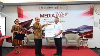 Bank Sumut Raih Penghargaan OJK sebagai Bank Teraktif dalam Program Bank Goes to School