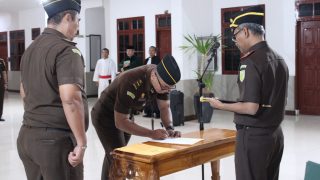 Kajati Sumut Lantik 39 PNS Kejaksaan, Tekankan Integritas dan Tri Krama Adhyaksa
