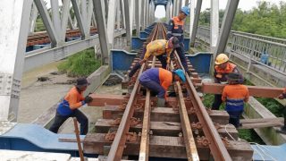 KAI Sumut Ganti 3.131 Bantalan Kayu dengan Sintetis, Perkuat Komitmen Jaga Kelestarian Lingkungan