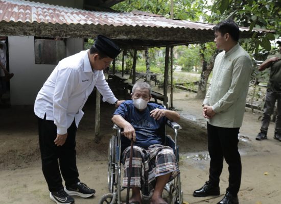 Sang Pejuang Duafa Komitmen Membantu Masyarakat Kurang Mampu