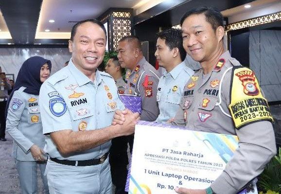 Jasa Raharja Berikan Penghargaan Kepada Polda dan Polres yang  Bersinergi Terbaik Tahun 2023