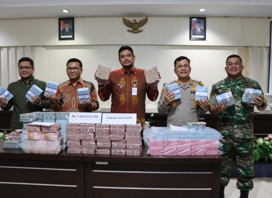 Kapolrestabes Medan Ikuti Press Release Lampu Pocong di Kejari Medan