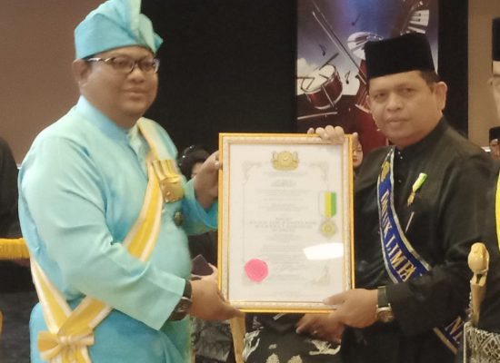 Sang Pejuang Duafa H Ikhwan Lubis Mendapat Gelar Datuk Limpah Kurnia Payung Negeri