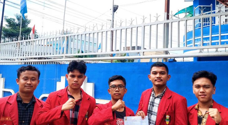 “PK IMM PERTANIAN UMSU Menyambangi Kantor PAN MEDAN Mendesak Saudara ZULKIFLI HASAN Meminta Maaf Terhadap Umat Islam”