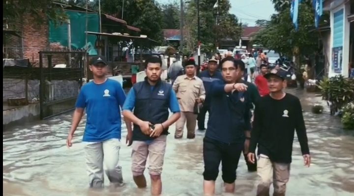 Caleg Partai Nasdem Bantu Korban Banjir Deli Serdang