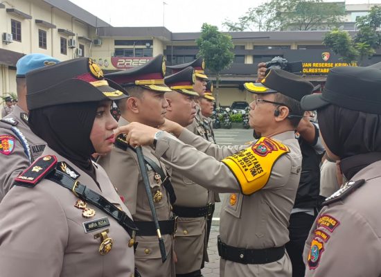 Kapolrestabes Medan Pimpin Upacara Sertijab Kasat Reskrim dan 6 Kapolsek Sejajaran