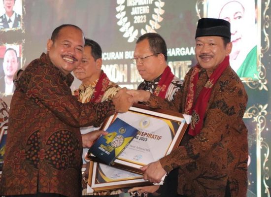 Ketua BAZNAS RI Raih Penghargaan Tokoh Inspiratif Jawa Tengah 2023