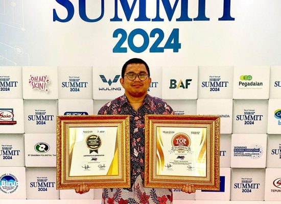 JNE Raih Dua Penghargaan di Ajang The 4th Annual Infobrand.id Summit 2024