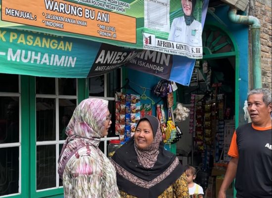 Caleg DPRD Kota Medan  Partai Kebangkitan Bangsa Dapil V Afrida Ginting  SH Blusukan Sapa Warga