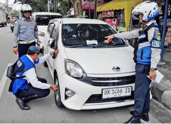 Dishub Medan Lakukan Patroli Penertiban dan Penindakan Terhadap Kendaraan Yang Parkir di Sembarangan Tempat