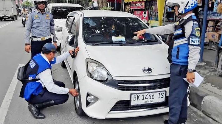 Dishub Medan Lakukan Patroli Penertiban dan Penindakan Terhadap Kendaraan Yang Parkir di Sembarangan Tempat