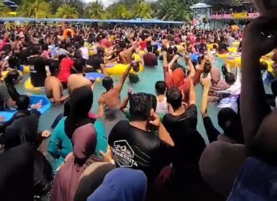 Happy Anniversary Celebration Hairos Water Park Ke- 19 Tahun