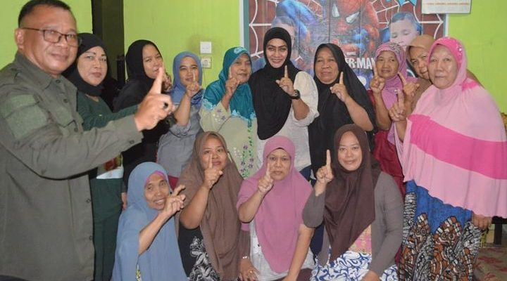 Perkenalkan Diri Sebagai Caleg Partai Kebangkitan Bangsa, Lailatul Badri Giat Kunjungi Warga Untuk Minta Doa Restu dan Dukungan