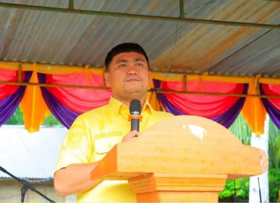 Bupati Labura Menyerahkan STD-B kepada Koperasi Produsen Karya Desa Mandiri