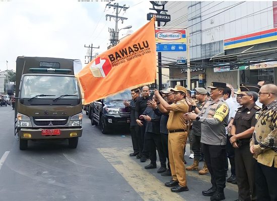 Pj Gubernur bersama Forkopimda Sumut Lepas Tim Patroli Pengawasan dan Penertiban APK