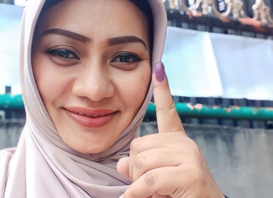 Gunakan Hak Pilih di TPS  20 Glugur Darat 1, Lailatul Badri Awasi Jalannya Pemilu 2024, Pantau TPS di Dapil 3 Kota Medan
