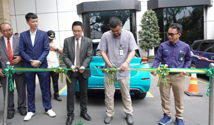 PLN Dan Pemerintah Kota Medan Dukung Penambahan Infrasturktur Kendaraan Listrik di Le Polonia Hotel Medan