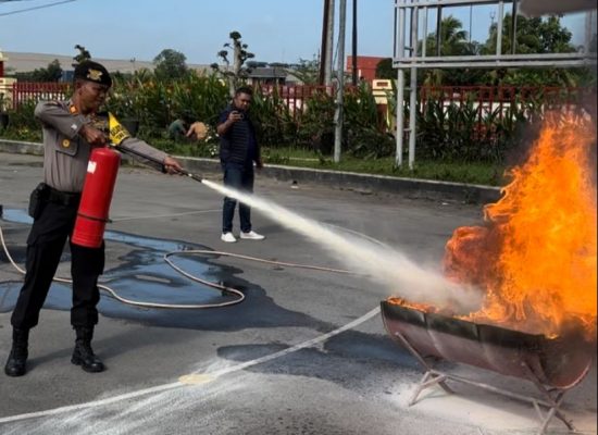 Perkuat Sinergi dengan Kepolisian, Pertamina Patra Niaga Laksanakan Pelatihan Penggunaan APAR