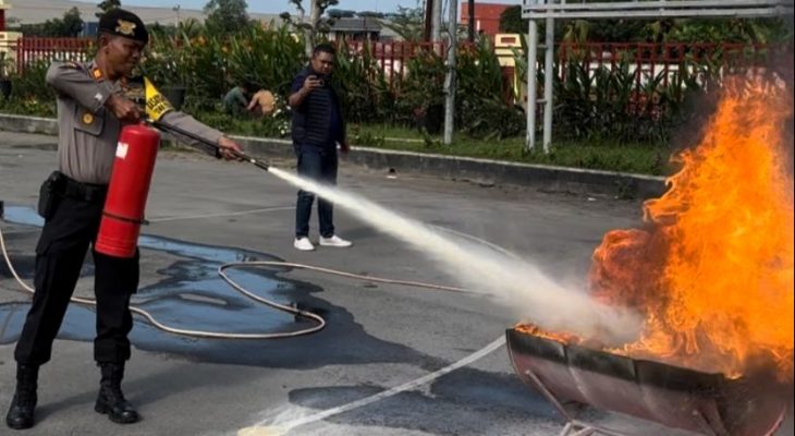 Perkuat Sinergi dengan Kepolisian, Pertamina Patra Niaga Laksanakan Pelatihan Penggunaan APAR