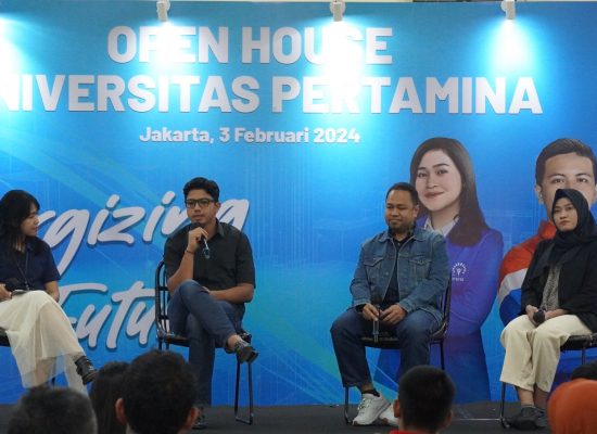 Para Ahli Berbagi Pemahaman Memilih Pendidikan dan Karir Pada Siswa Siswi SMA