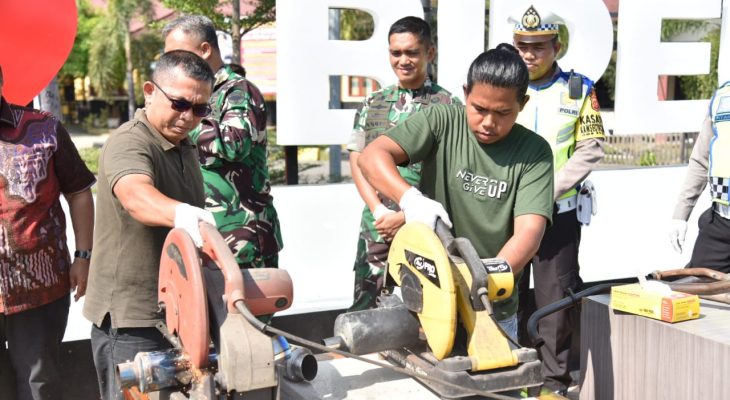 Polisi Polres Bireuen Musnahkan 50 Knalpot Brong Yang Tidak Sesuai Spesifikasi Kendaraan