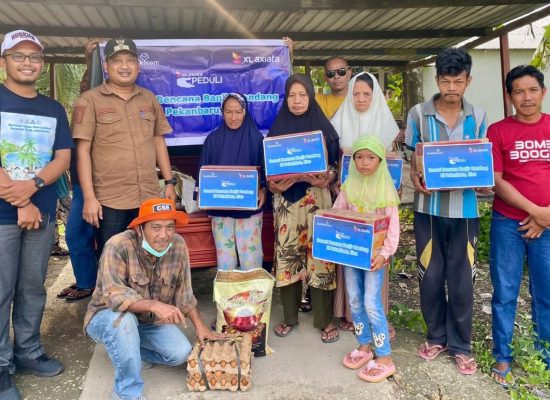 XL Axiata Peduli Banjir dan Erupsi Gunung Marapi Salurkan Donasi untuk Warga
