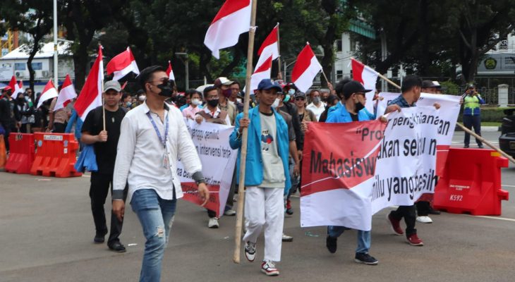 Mahasiswa Gelar Aksi Tolak Komprador Pengkhianat Negara yang Ganggu Pemilu