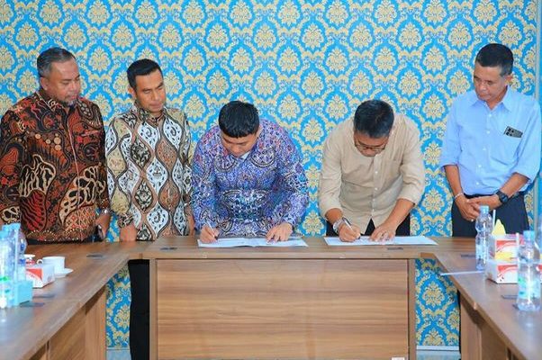 Tingkatkan SDM, Bupati Labura Teken MoU dengan ULB