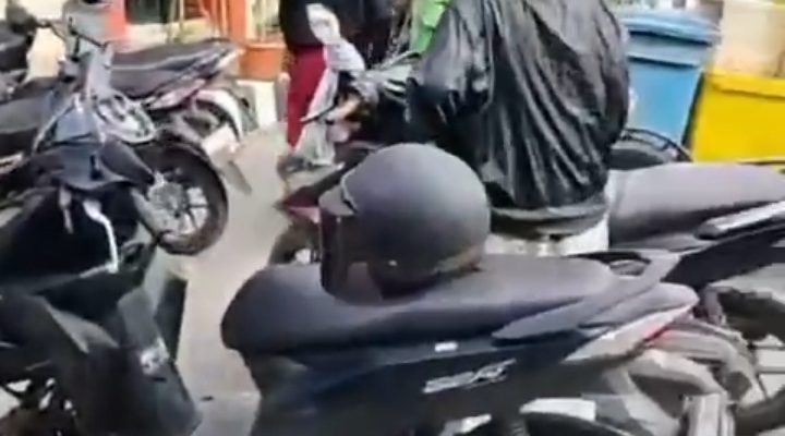 SPBU Salah Isi BBM, Puluhan Kendaraan Mogok 