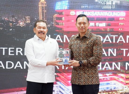 Sinergi Kejaksaan RI dan Menteri ATR/BPN RI Bahas Penguatan Kerja Sama Penegakan Hukum di Bidang Agraria/Pertanahan dan Tata Ruang