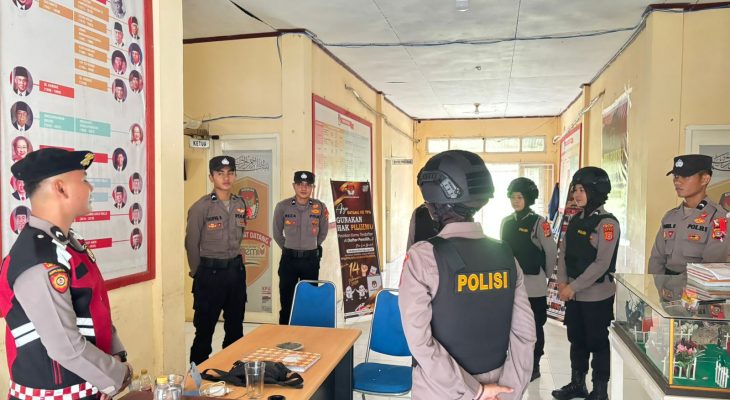 Personel Polwan Polres Simeulue Lakukan Patroli Pasca Tahap Rapat Pleno Rekapitulasi Pemilu 2024