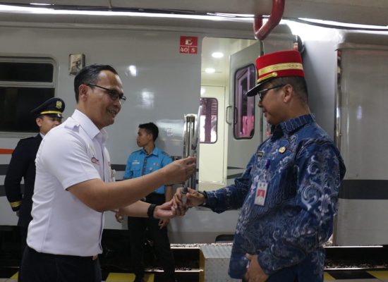 Program Mudik Gratis PLN, Kadishub Sumut Lepas 120 Pemudik Naik Kereta Api