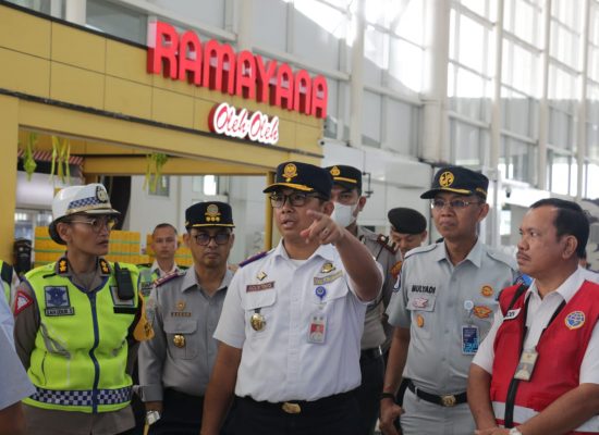 Dishub Sumut Bersama Ditlantas Polda Sumut dan Instansi Terkait Tinjau Kesiapan Arus Mudik di Stasiun Kereta Api dan Bandara