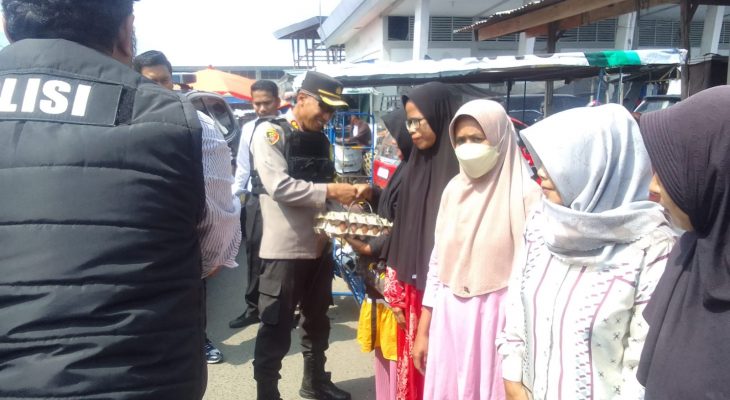 Kapolres Bireuen Bersama Forkopimda Sidak Pasar dan Pemberian Paket Kepada Kaum Dhuafa