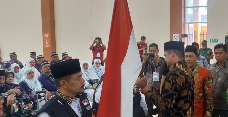 Walikota Medan, Wakil Ketua DPR RI Komisi VIII dan Kemenang Sumut Lepas 356 Calhaj Embarkasi Medan