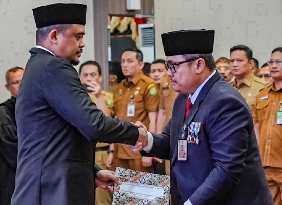 Wali Kota Medan Bobby Nasution Melantik Topan Obaja Putra Ginting Menjadi Penjabat (Pj) Sekretaris Daerah