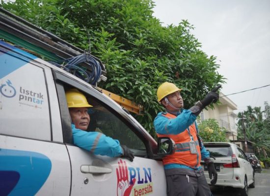 Hati – Hati Penipuan, Marak Petugas PLN Gadungan. Berikut Ciri Petugas Resmi PLN