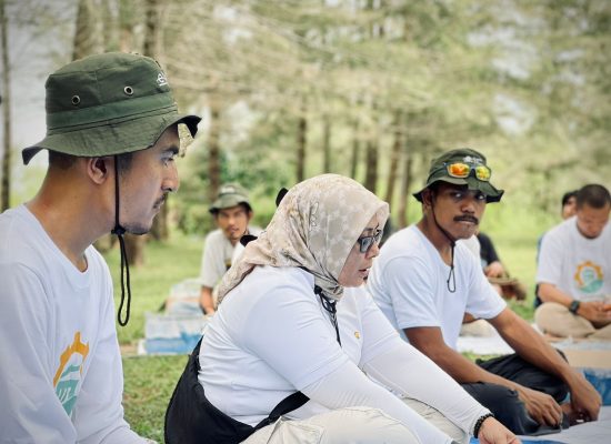Kolaborasi dengan Komunitas Penggiat Lingkungan, PLN dan Srikandi PLN Gelar Aksi Tanam 100 Bibit Mangrove di Muara Opu, Kabupaten Tapanuli Selatan