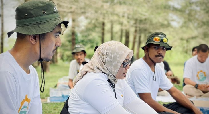 Kolaborasi dengan Komunitas Penggiat Lingkungan, PLN dan Srikandi PLN Gelar Aksi Tanam 100 Bibit Mangrove di Muara Opu, Kabupaten Tapanuli Selatan