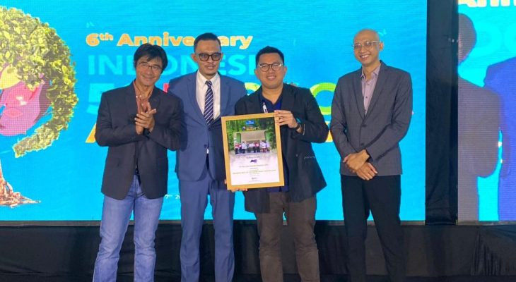 JNE Raih Penghargaan The Iconomics “Indonesia Best 50 CSR Awards 2024”  Kategori Courier Service