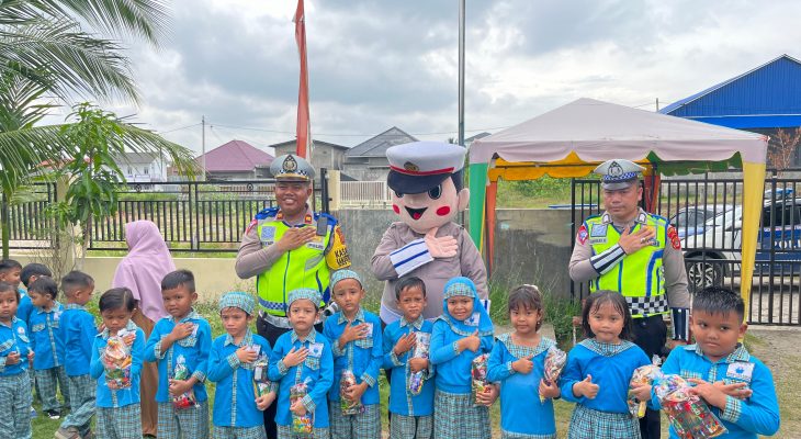 Polisi Sahabat Anak, Satlantas Polres Bireuen Beri Pemahaman Tentang Berlalu Lintas