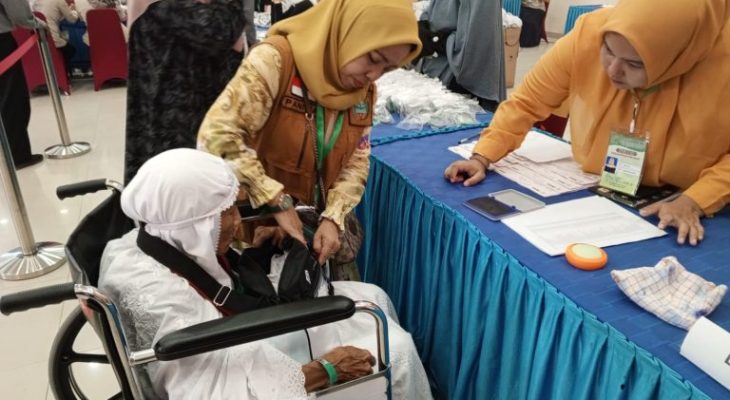 Qosbi Sambut Jamaah Kloter III Madina dengan Bahasa Daerah, Kapoldasu Diharapkan Ikut Melepas ke Bandara