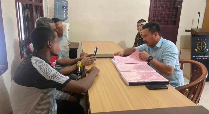 Satreskrim Polres Langsa Limpahkan Tiga Tersangka dan Barang Bukti Penyeludupan Manusia ke Jaksa