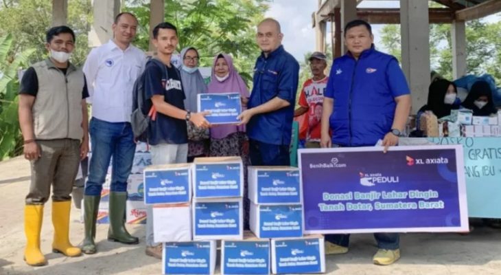 XL Berikan Bantuan Pokok Sehari-hari Bagi Korban Banjir Lahar Dingin Gunung Marapi dan Tanah Longsor Sumbar