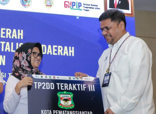 dr Susanti Hadiri HLM TPID dan TP2DD, Pemko Pematangsiantar Raih Penghargaan TP2DD Teraktif III di Wilayah SISI BATAS LABUHAN