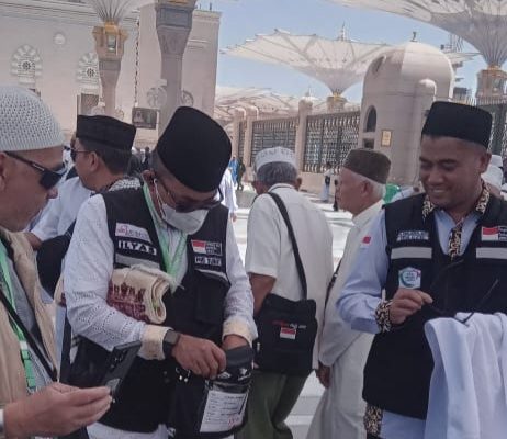Calhaj Lansia Jangan Diabaikan, Tiga Penyusup Perlambat Kunjungan Calhaj Kloter 9 ke Makam Rasulullah